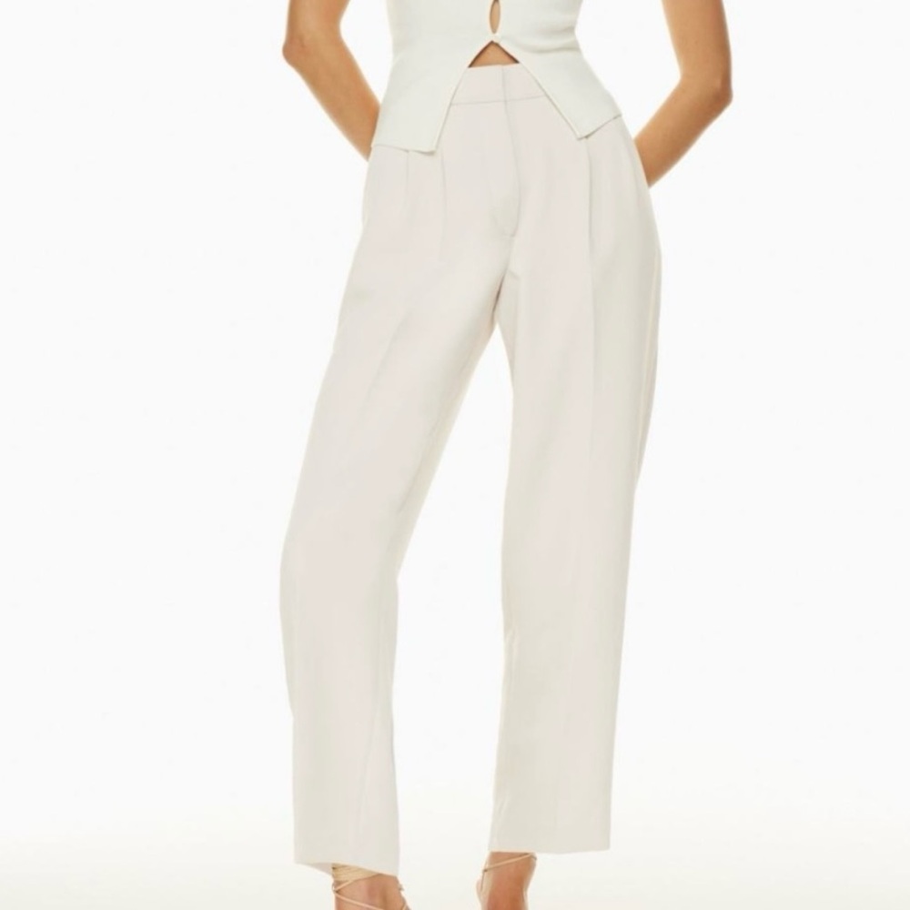 Aritzia Carrot pants size 6 light birch color